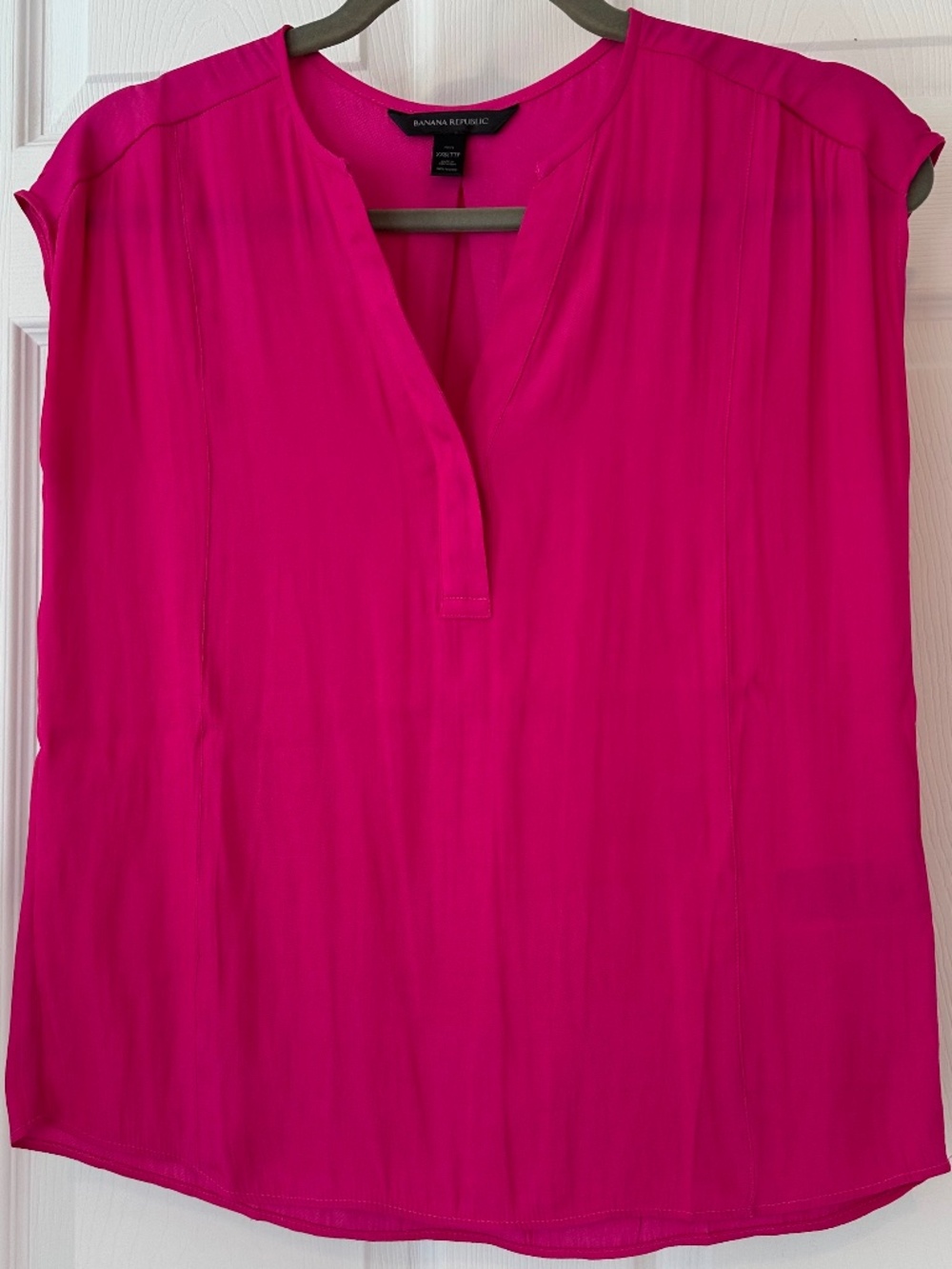 Banana Republic Hot Pink Blouse XXS Petite V Neck